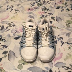 Women’s Nike size 9